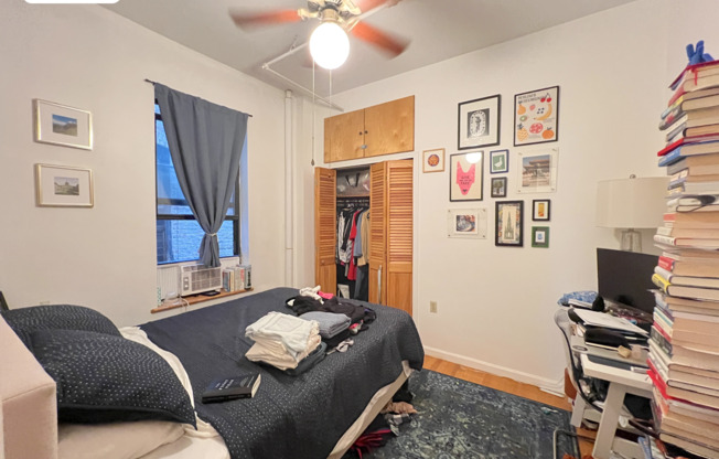 2 beds, 1 bath, $4,500, Unit 3A