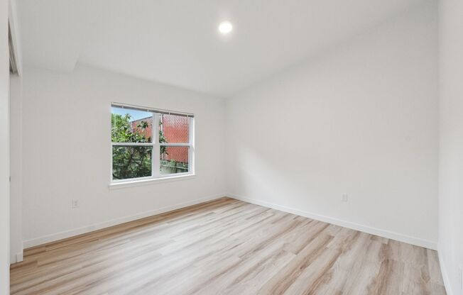 2 beds, 1 bath, 913 sqft, $2,595, Unit 136