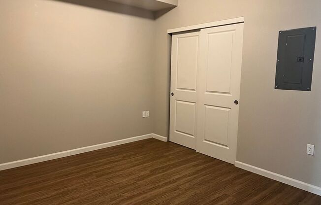1 bed, 1 bath, 450 sqft, $1,175, Unit 301