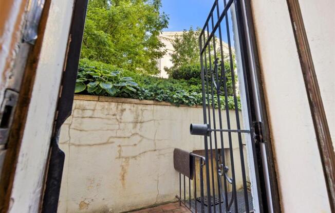 1 bed, 1 bath, 450 sqft, $3,950