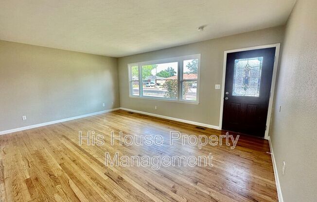 2806 W 12 ST RD