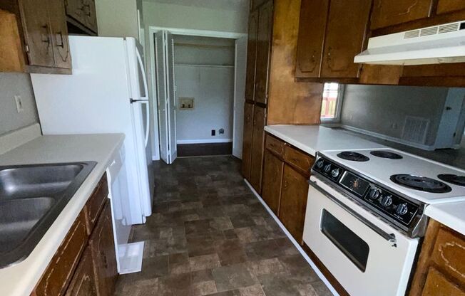 3 beds, 2 baths, $1,500