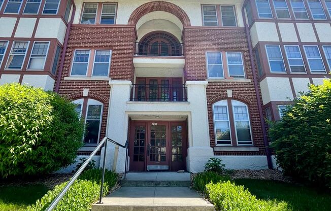 1 bed, 1 bath, $1,025, Unit 03