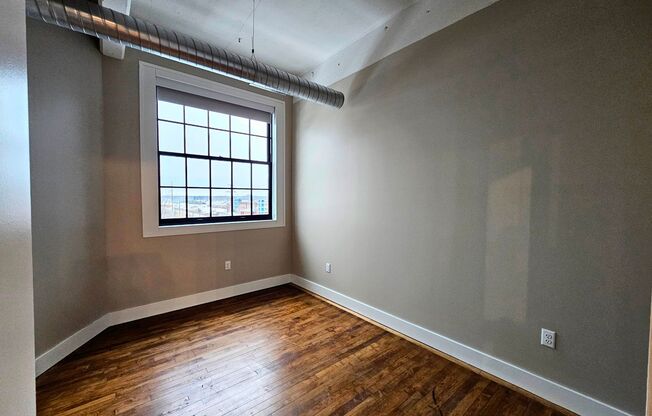 2 beds, 2 baths, 957 sqft, $2,100, Unit UNIT 606