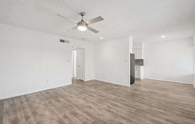 2 beds, 2 baths, 935 sqft, $1,299, Unit W206