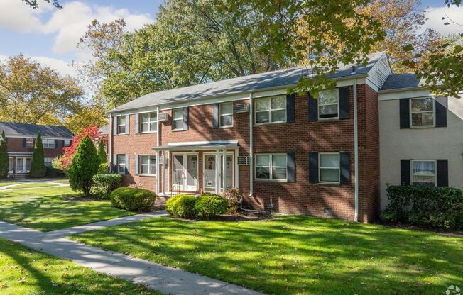 1 bed, 1 bath, 575 sqft, $2,345