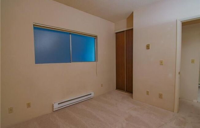 Beautiful updated Condo in Bellevue!