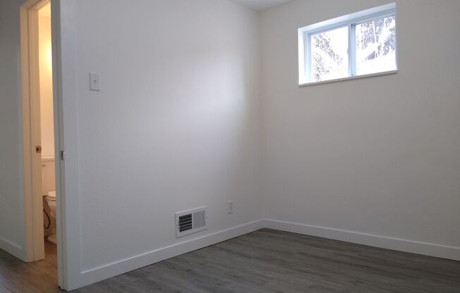 2 beds, 1 bath, $1,875, Unit 5210 Carr St