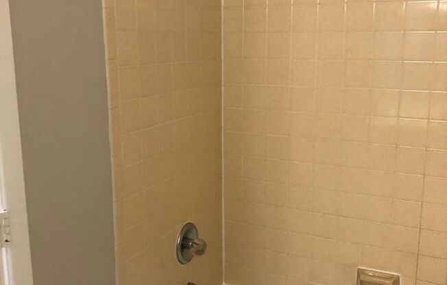 2 beds, 2 baths, 1,042 sqft, $1,199, Unit 6010H