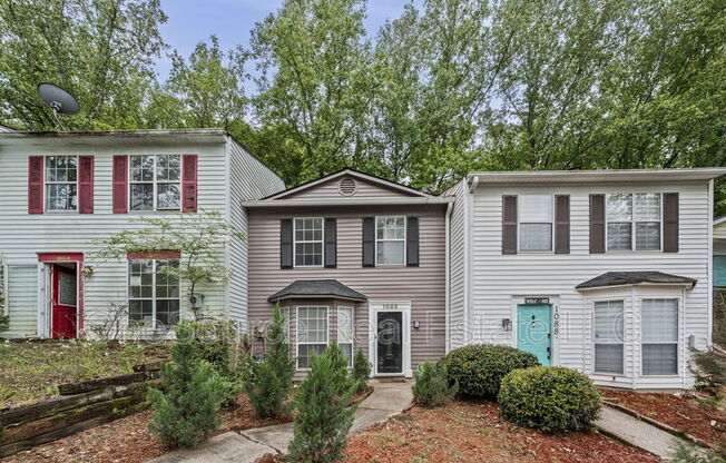 1086 HUNTINGTON TRCE
