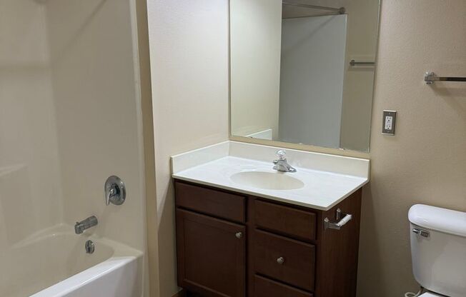 2 beds, 2 baths, 1,027 sqft, $1,549.99, Unit 533-204