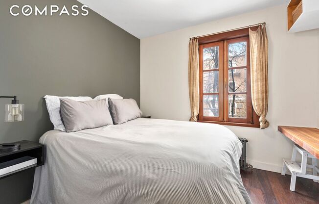 111 N 8 ST