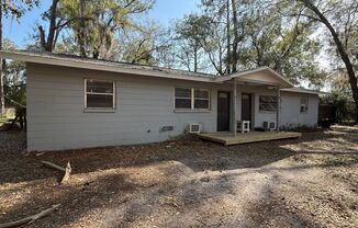 Quiet duplex biking distance from UF!