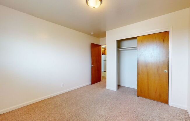 2 beds, 1 bath, $2,100