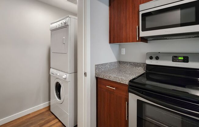 Studio, 1 bath, 604 sqft, $1,895, Unit Apt 302