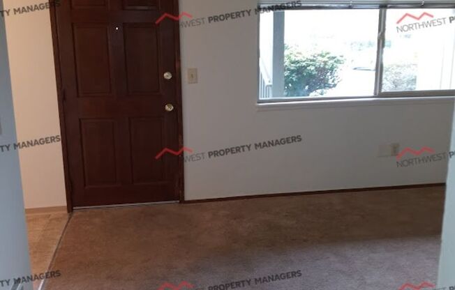 1 bed, 1 bath, 585 sqft, $1,195, Unit B2