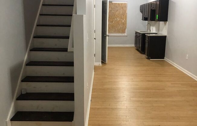 Voucher Approved 2 Bedroom with Den or 3 Bedroom Voucher 1.5 Bathroom