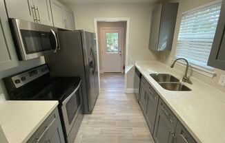 2 beds, 1 bath, $1,295