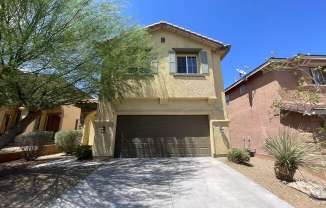 Spacious 3-Bed Home in Mountains Edge with Loft & Patio