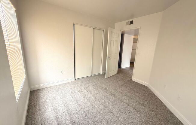 3 beds, 2 baths, $1,350, Unit UNIT 1077