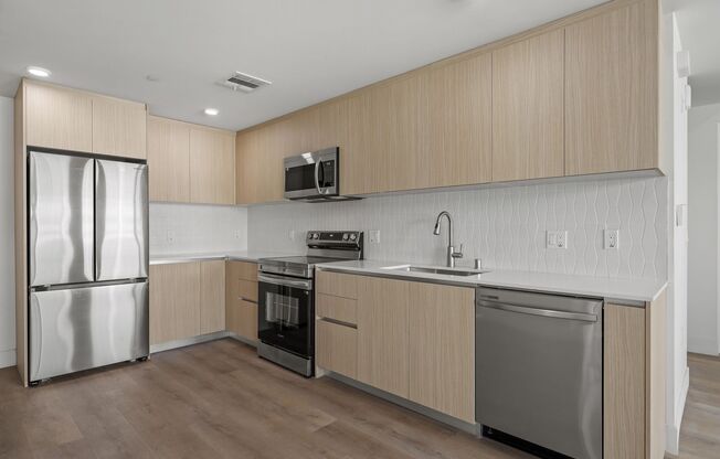 3 beds, 3 baths, 938 sqft, $4,715, Unit PH10