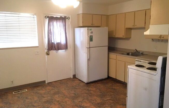 71 Vine Street  - Charming 2-Bedroom Apartment in Reno's Heart!