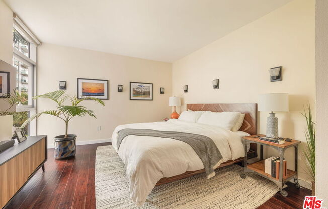 1 bed, 1 bath, 814 sqft, $4,250, Unit 415