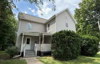 4 Bedroom 2 Bath in Normal!