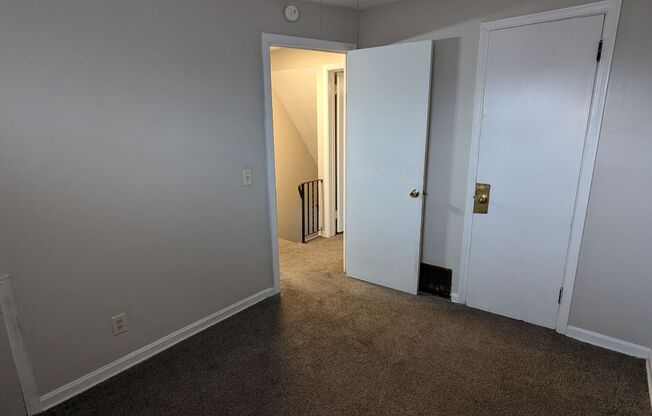 2 beds, 1 bath, 700 sqft, $900, Unit 1402