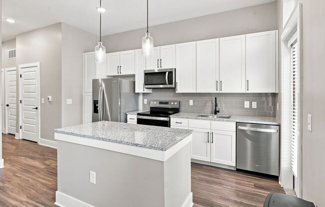 Studio, 1 bath, 640 sqft, $1,399, Unit 421 S2