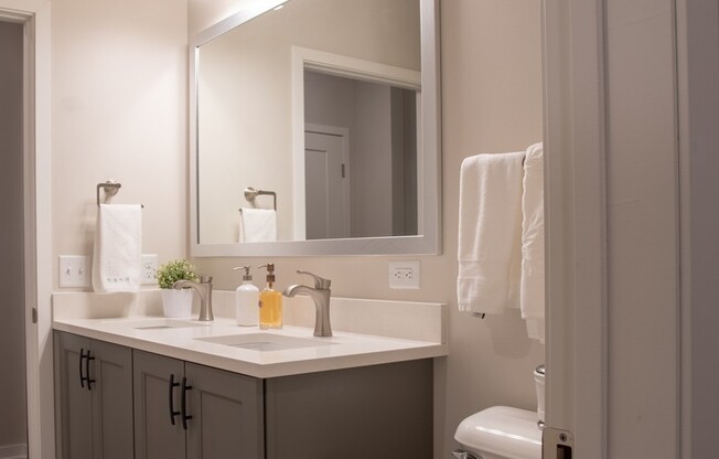 1 bed, 1 bath, 730 sqft, $1,795, Unit 211