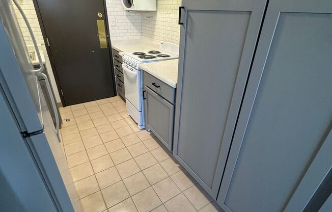 Studio, 1 bath, 336 sqft, $775, Unit 623