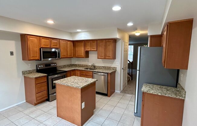 Charming 2 Bedroom/2 Bathroom in Upper Fells Point, MD!