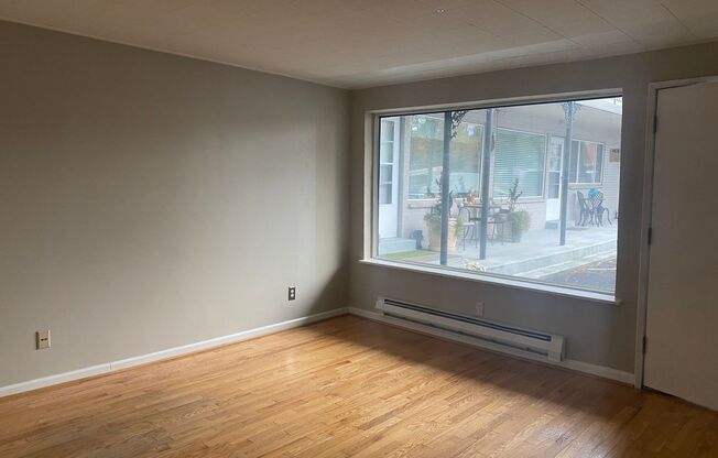 Live in Downtown Edmonds! Rare Vacancy at French Quarter! WSG Included!