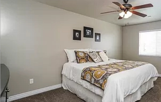 Beautiful 3 bedroom, 2.5 bathroom townhome in Syracuse!
