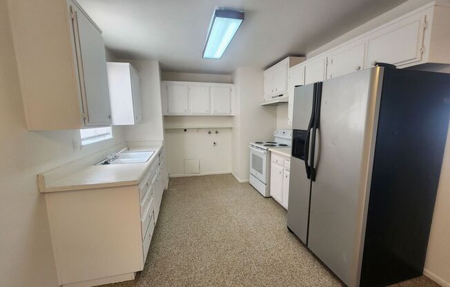 Beautiful Home In Hansen Track Neighborhood