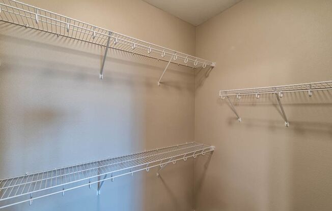 3 beds, 2 baths, 1,301 sqft, $1,730, Unit 212