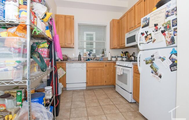 3 beds, 2 baths, $4,200, Unit 3