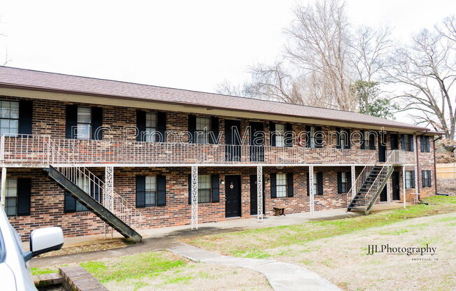 127 HILLCREST DR