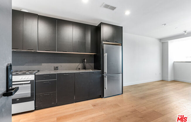 Studio, 1 bath, 402 sqft, $2,495, Unit 204