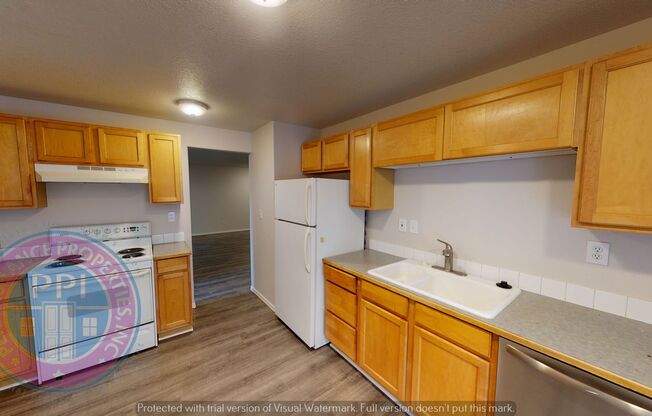 3 beds, 2 baths, 1,200 sqft, $1,995, Unit C