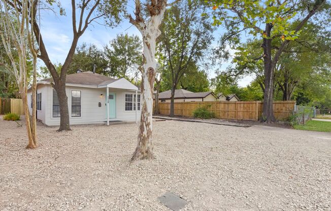 BEAUTIFUL HOME IN HOUSTON. MOVE IN READY!.