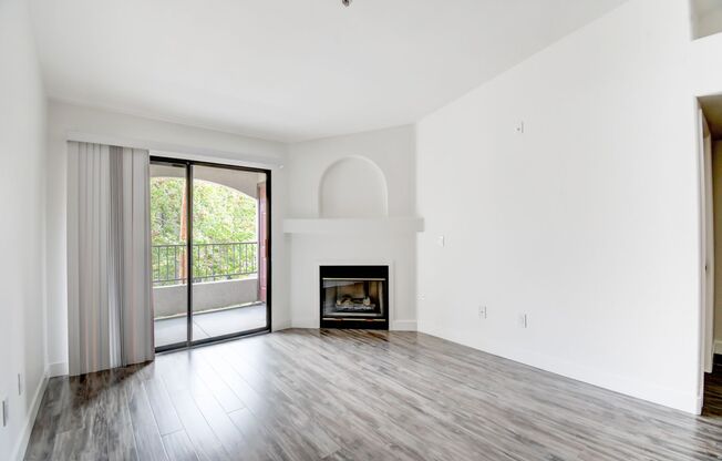 1 bed, 1 bath, 700 sqft, $1,350, Unit 222