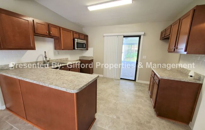 3 beds, 1 bath, $1,395