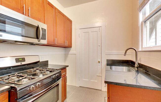 1 bed, 1 bath, $2,595, Unit 02