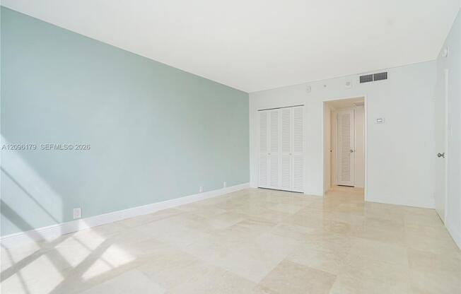 5101 Collins Ave # S