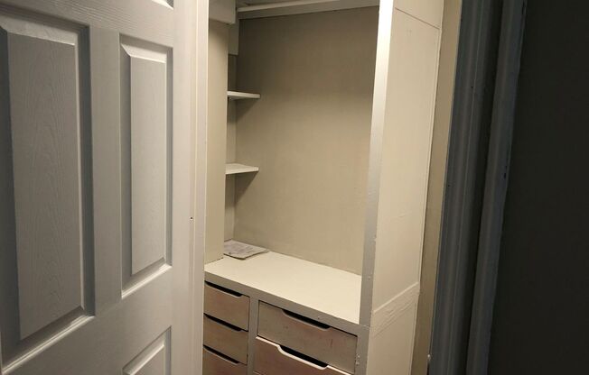 Studio, 1 bath, $1,189, Unit 109B