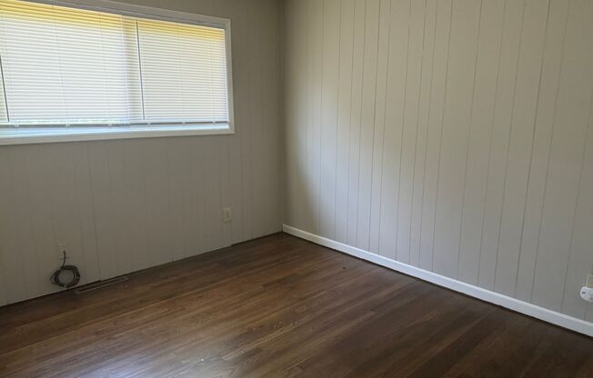 Updated 3 Bedroom 1 Bath Single Family Home in Blacklick Estates