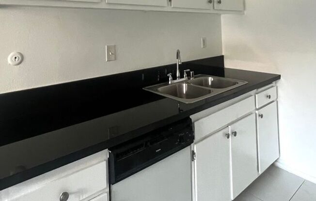 1 bed, 1 bath, $1,900, Unit Unit 202