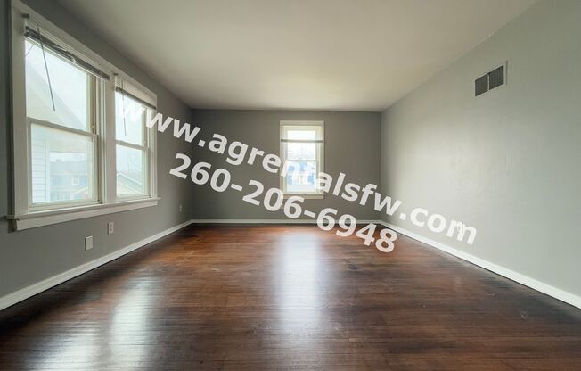 2 beds, 1 bath, 1,040 sqft, $895, Unit #2